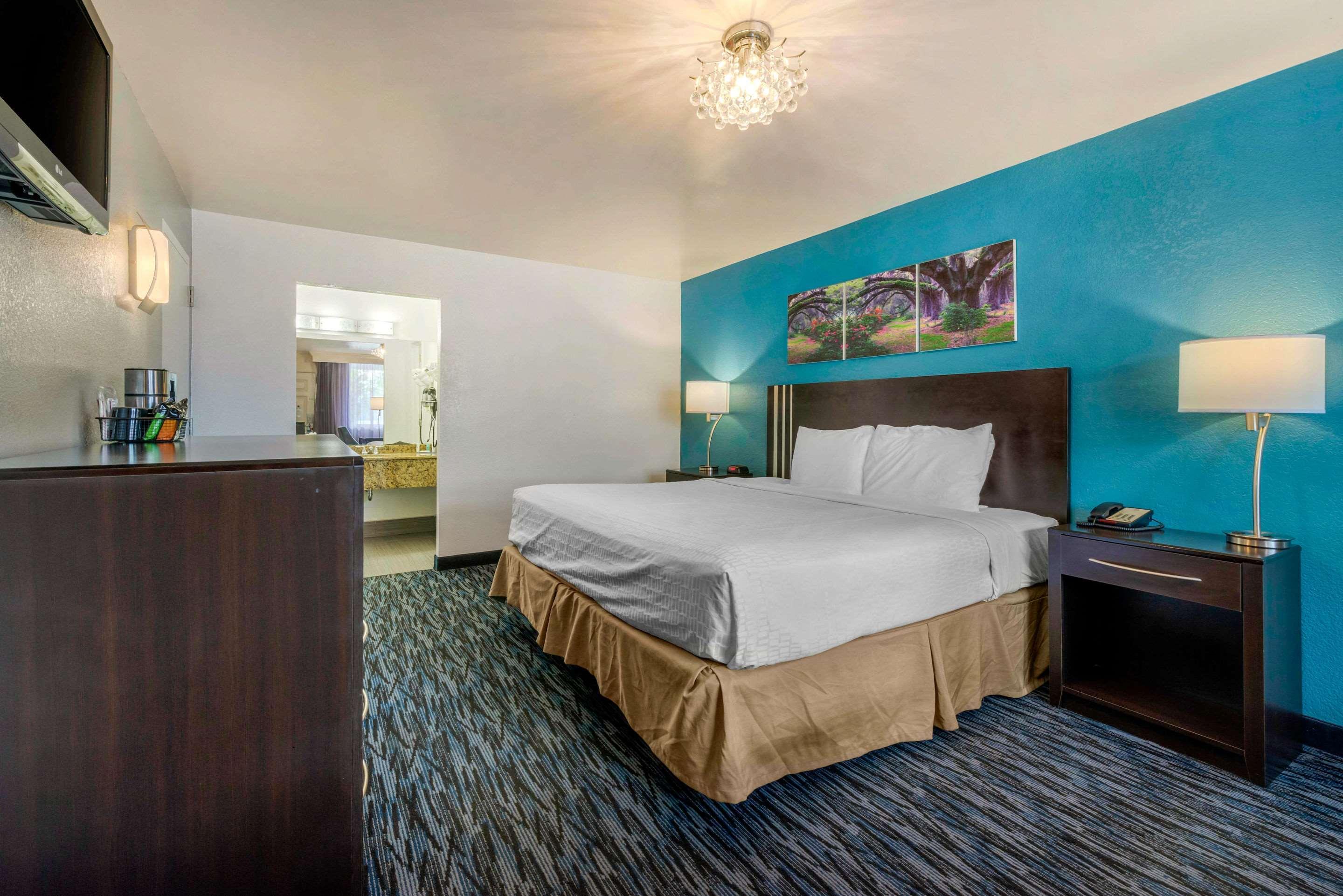 Quality Inn And Conference Center Tampa-Brandon Heartland Esterno foto